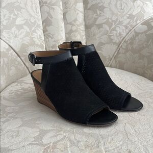 Elegant Black Wedge Sandals